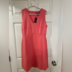 *NWT*- White House Black Market beautiful Coral dress, SIZE 6